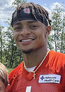 Justin_Fields_2022_Bears_Camp_(cropped)
